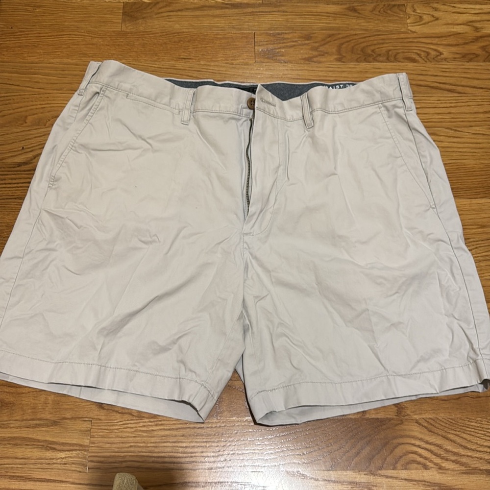 J. Crew Classic Short size 38 W, 7”